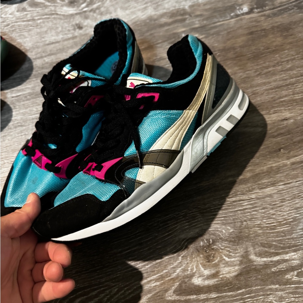 Puma Men's Teal and Black Athletic Shoes